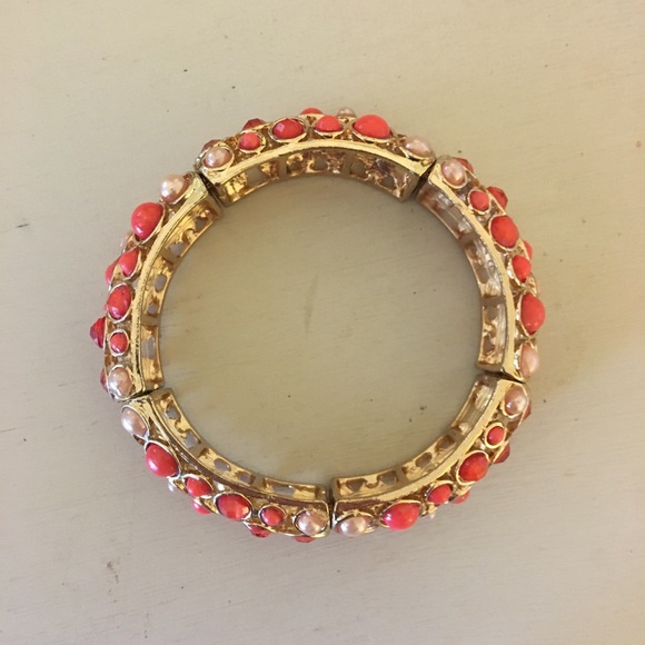 Gold and corral stretch bracelet - Picture 2 of 2